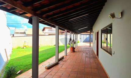 Casa para venda em Vila Esperança de 243.00m² com 3 Quartos, 2 Suites e 4 Garagens