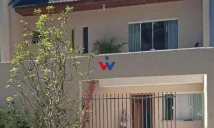 Sobrado para venda em Santa Cândida de 180.00m² com 3 Quartos e 3 Garagens