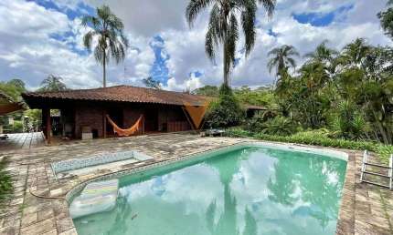 Casa para venda e aluguel em Vila Santo Antônio de 756.88m² com 5 Quartos, 3 Suites e 15 Garagens