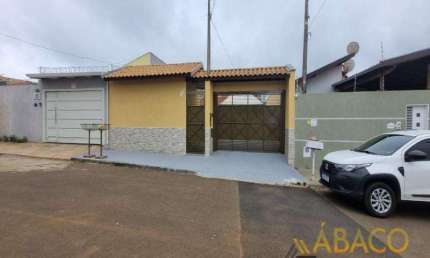 Casa para venda em Jardim Embaré de 167.00m² com 4 Quartos, 1 Suite e 4 Garagens