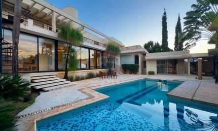 Casa para venda em Condominio Santa Monica Ii de 702.00m² com 4 Quartos, 2 Suites e 6 Garagens