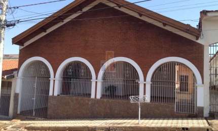 Casa para venda em Vila São João Da Boa Vista de 239.00m² com 3 Quartos, 1 Suite e 2 Garagens