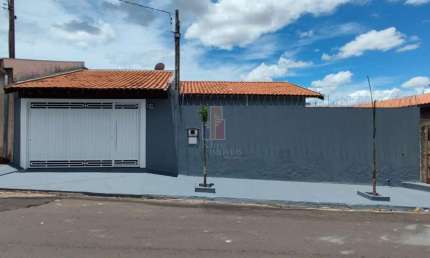Casa para venda em Parque Santa Edwiges de 97.00m² com 3 Quartos, 1 Suite e 2 Garagens