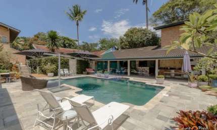Casa para venda em Pedra Verde de 780.00m² com 14 Quartos, 11 Suites e 4 Garagens