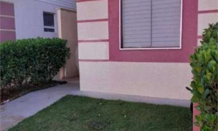 Casa para venda em Jardim Ipanema de 75.00m² com 2 Quartos, 1 Suite e 2 Garagens