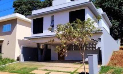 Sobrado para venda em Parque Faber Castell I de 258.00m² com 4 Quartos, 2 Suites e 2 Garagens