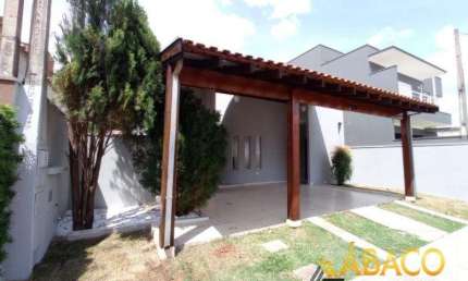 Casa para venda em Jardim Bandeirantes de 200.00m² com 3 Quartos, 1 Suite e 2 Garagens