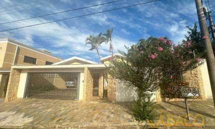 Casa para venda em Jardim Nova São Carlos de 275.00m² com 3 Quartos, 3 Suites e 4 Garagens