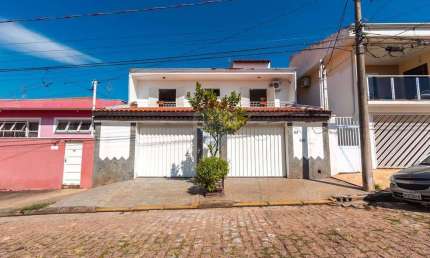 Casa para venda em Jardim Elizabeth de 262.00m² com 3 Quartos, 1 Suite e 4 Garagens
