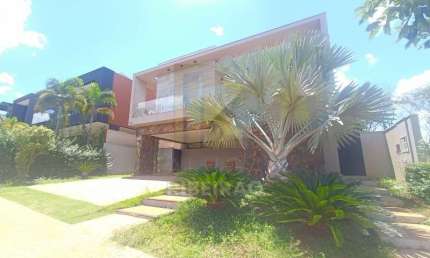 Casa para alugar em Residencial E Empresarial Alphaville de 480.00m² com 3 Quartos, 3 Suites e 4 Garagens