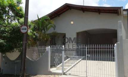 Casa para venda em Castelo de 166.00m² com 3 Quartos, 1 Suite e 2 Garagens