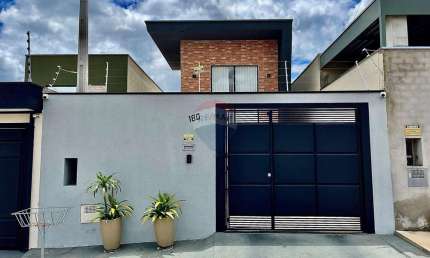 Casa para venda em Jardim Monte Líbano de 69.43m² com 2 Quartos, 1 Suite e 2 Garagens