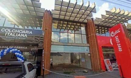 Sala Comercial para alugar em Centro de 130.00m² com 2 Garagens