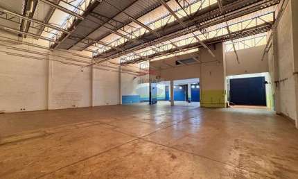 Galpão / Depósito / Armazém para alugar em Campos Elíseos de 691.00m² com 5 Garagens