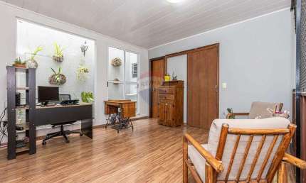 Sobrado para venda em Pilarzinho de 180.00m² com 3 Quartos, 1 Suite e 3 Garagens