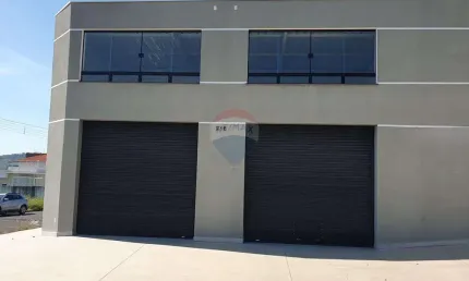 Galpão / Depósito / Armazém para alugar em Jardim Europa de 225.00m² com 4 Garagens