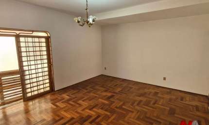 Sobrado para alugar em Vila Maria de 355.00m² com 4 Quartos, 2 Suites e 4 Garagens