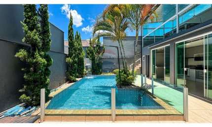 Sobrado para venda em Jardim Itapoan de 250.00m² com 3 Quartos, 1 Suite e 5 Garagens