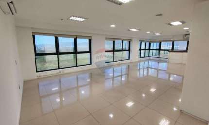 Sala Comercial para alugar em Barra Da Tijuca de 74.00m² com 2 Garagens