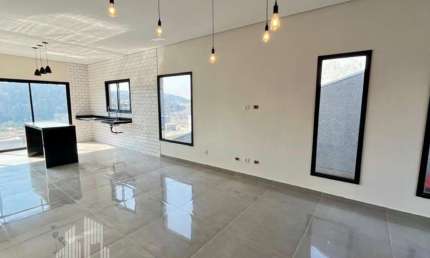 Casa para venda em Portais (polvilho) de 181.00m² com 3 Quartos, 1 Suite e 2 Garagens