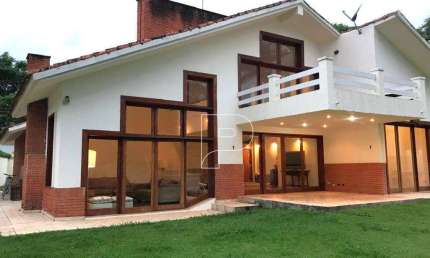 Casa de Condomínio para venda e aluguel em Granja Viana de 450.00m² com 4 Quartos, 2 Suites e 2 Garagens