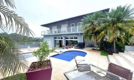 Casa de Condomínio para venda em Granja Viana de 660.00m² com 4 Quartos, 4 Suites e 2 Garagens