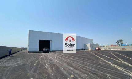 Galpão / Depósito / Armazém para alugar em Quiririm de 2500.00m²