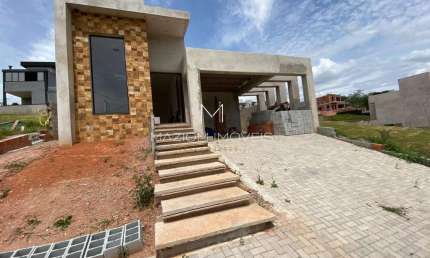 Casa de Condomínio para venda em Bairro Itapema de 385.00m² com 3 Quartos, 1 Suite e 2 Garagens