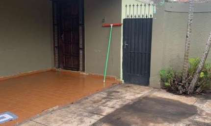 Casa para venda em São Joaquim de 215.00m² com 3 Quartos, 1 Suite e 2 Garagens