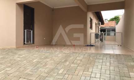 Casa para venda em Parque Ecológico de 260.00m² com 3 Quartos, 1 Suite e 2 Garagens