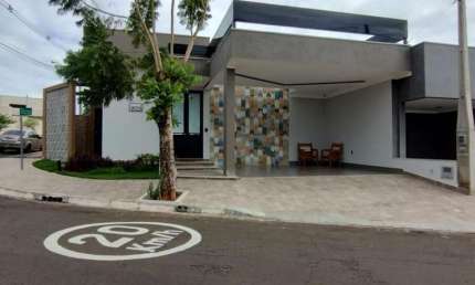 Casa de Condomínio para venda em Pinheiros de 315.00m² com 2 Quartos, 2 Suites e 2 Garagens