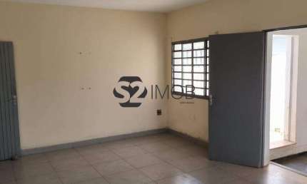 Casa para alugar em Loteamento Nova Mogi de 233.00m² com 3 Quartos, 1 Suite e 2 Garagens
