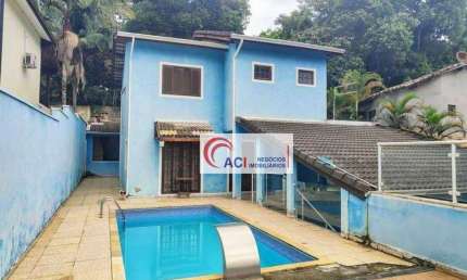 Casa de Condomínio para venda em Vila Verde de 200.00m² com 3 Quartos, 1 Suite e 5 Garagens