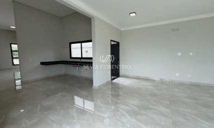 Casa para venda em Residencial Ouroville de 300.00m² com 3 Quartos, 1 Suite e 2 Garagens