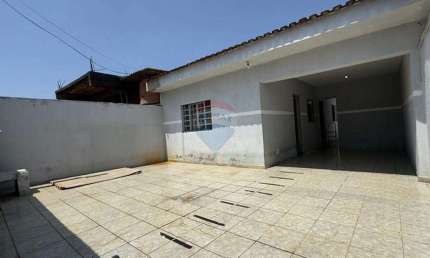 Casa para venda em Jardim Paz de 88.50m² com 2 Quartos e 3 Garagens