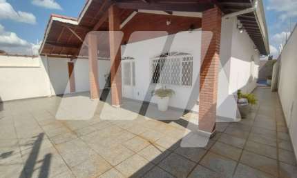 Casa para venda em São Pedro de 117.00m² com 3 Quartos, 1 Suite e 3 Garagens