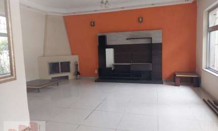 Casa para venda em Centro de 280.00m² com 3 Quartos, 1 Suite e 2 Garagens