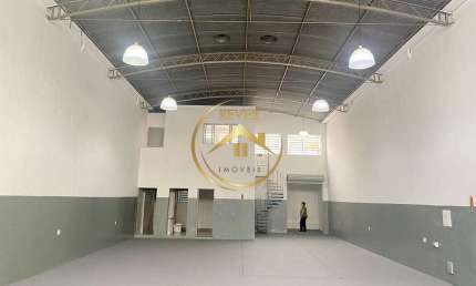 Galpão / Depósito / Armazém para venda em Jardim Nilópolis de 280.00m² com 4 Garagens