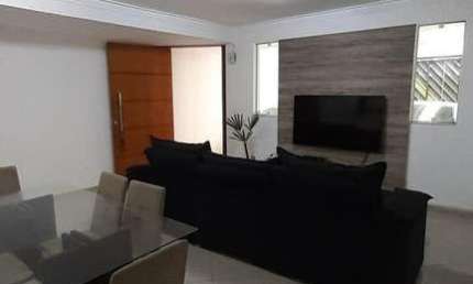 Sobrado para venda em Taboão de 150.00m² com 2 Quartos, 1 Suite e 2 Garagens