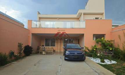 Casa para venda em Vila Oliveira de 266.00m² com 6 Quartos, 3 Suites e 8 Garagens