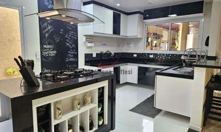 Casa para venda em Vila Oliveira de 297.00m² com 4 Quartos, 2 Suites e 6 Garagens