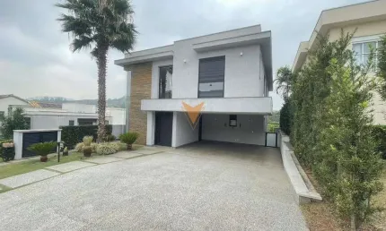 Casa para venda em Tamboré de 355.00m² com 4 Quartos, 4 Suites e 2 Garagens