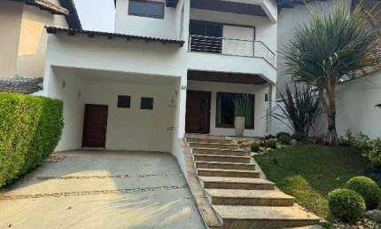 Casa para venda em Vila Oliveira de 255.00m² com 3 Quartos, 1 Suite e 4 Garagens