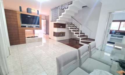 Casa de Condomínio para venda em Vila Oliveira de 255.00m² com 3 Quartos, 1 Suite e 4 Garagens