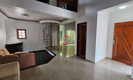 Casa para alugar em Portal Do Paraíso I de 360.00m² com 3 Quartos, 1 Suite e 4 Garagens