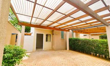 Sobrado para venda em Pinheirinho de 175.00m² com 3 Quartos, 1 Suite e 2 Garagens