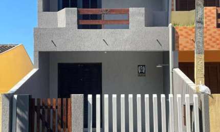 Sobrado para venda em Matinhos de 82.00m² com 2 Quartos e 1 Garagem