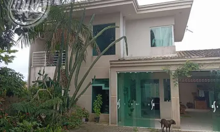 Sobrado para venda em Guaratuba de 140.00m² com 4 Quartos, 2 Suites e 3 Garagens