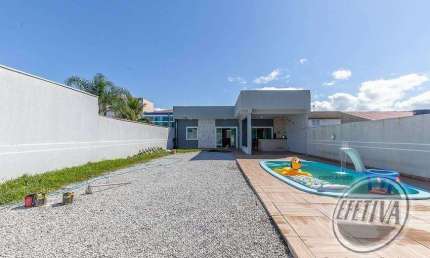 Casa para venda em Matinhos de 70.00m² com 2 Quartos e 5 Garagens