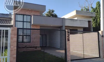 Casa para venda em Guaratuba de 114.00m² com 3 Quartos, 1 Suite e 2 Garagens